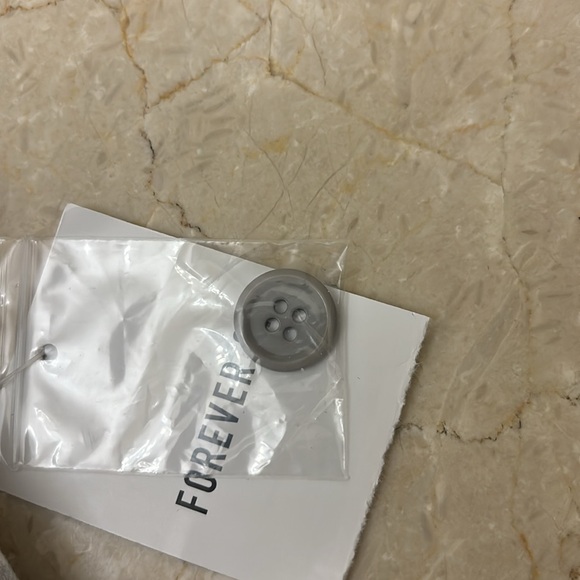 NWT 🔥Woman’s 💋Plaid skirt Sz: M with side zipper and button. - Picture 7 of 7